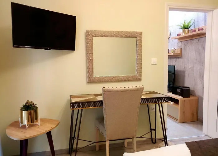 Kosmima Deluxe Apt. *